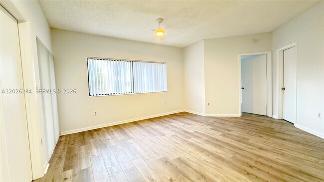 Foto del edificio - 2445 SW 18th Terrace