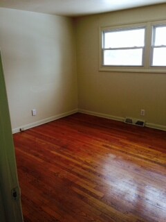 Building Photo - 114 Milburn Dr