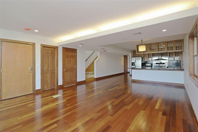 Foto del edificio - 211 Manhattan Ave