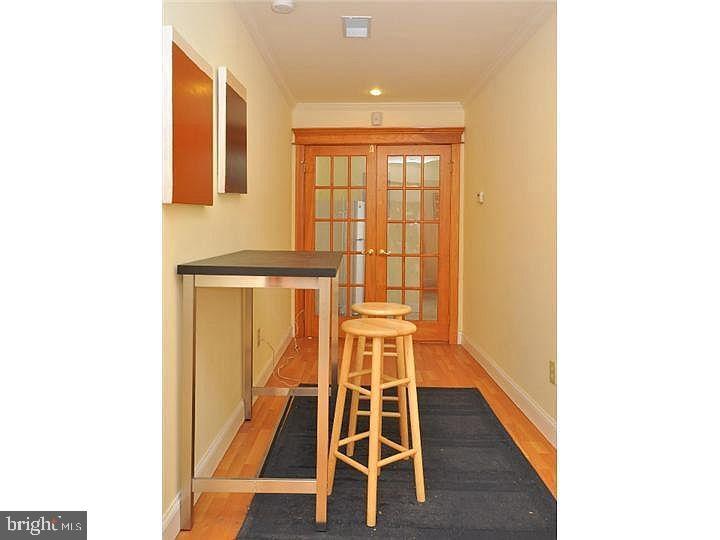 Primary Photo - 953 S 6th St