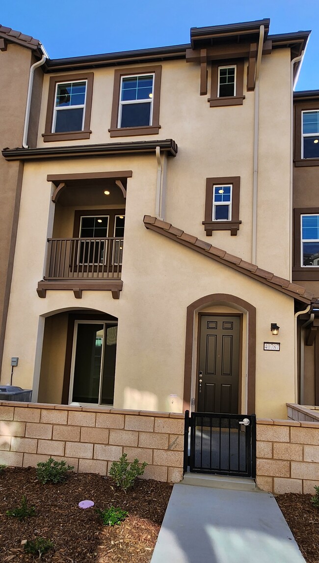 Foto del edificio - 40787 Melrose Dr