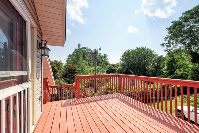 Foto del edificio - 1407 E North St