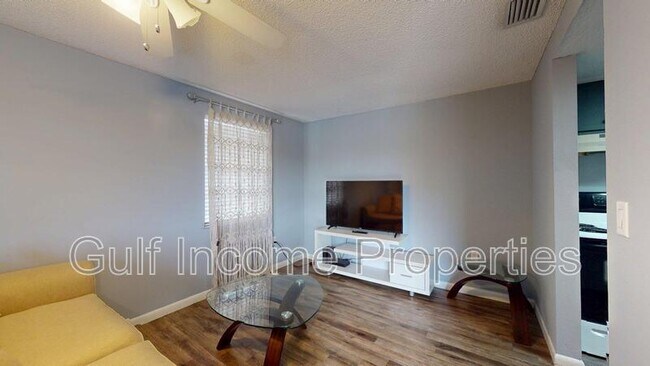 Foto del edificio - 5026 Water Oak Dr