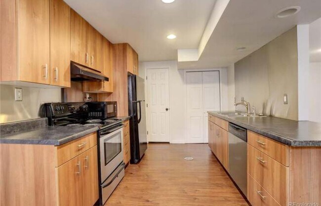 Foto del edificio - West Highlands Garden Level  2-bedroom 1-b...
