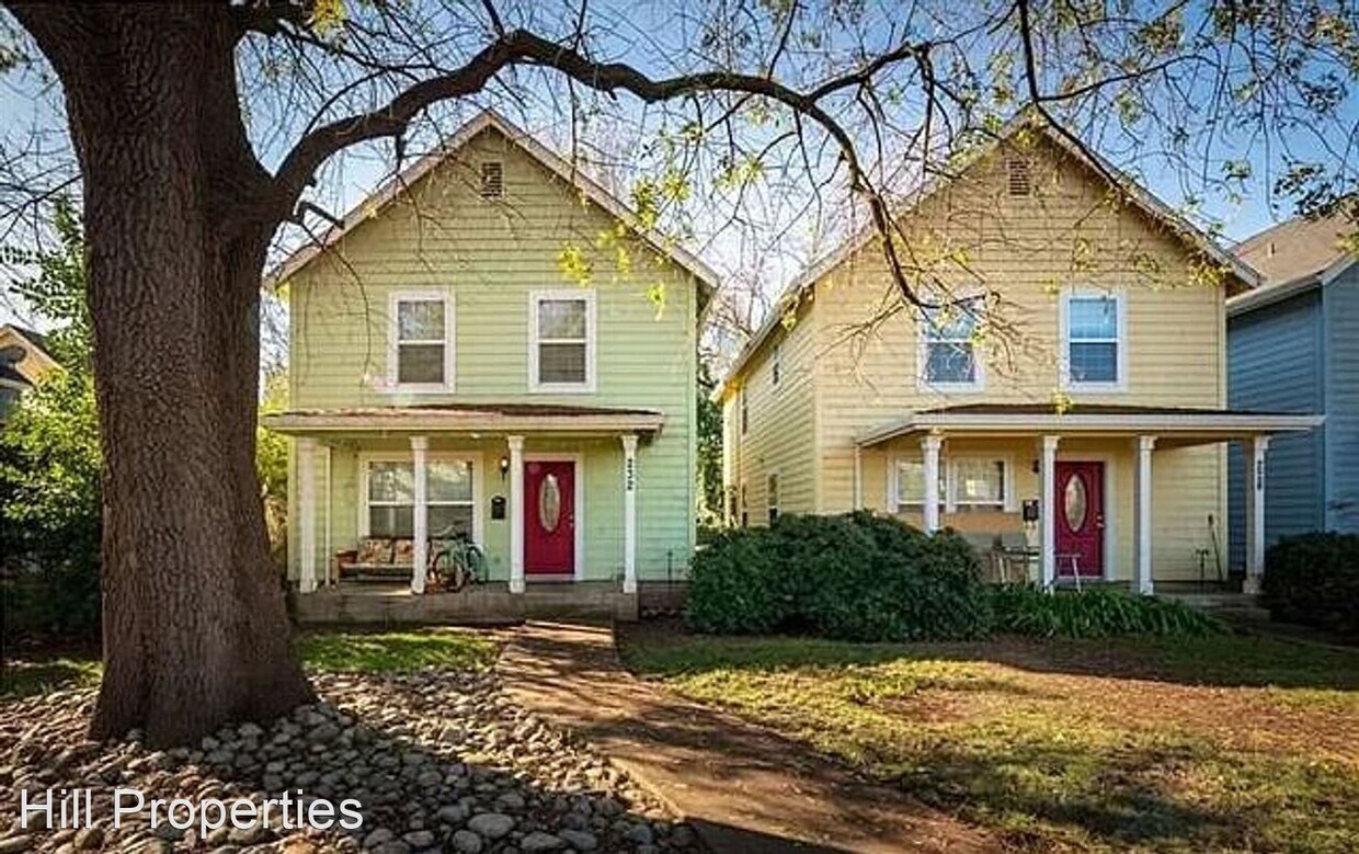 Foto principal - 3 br, 2 bath House - 232 Oak Street