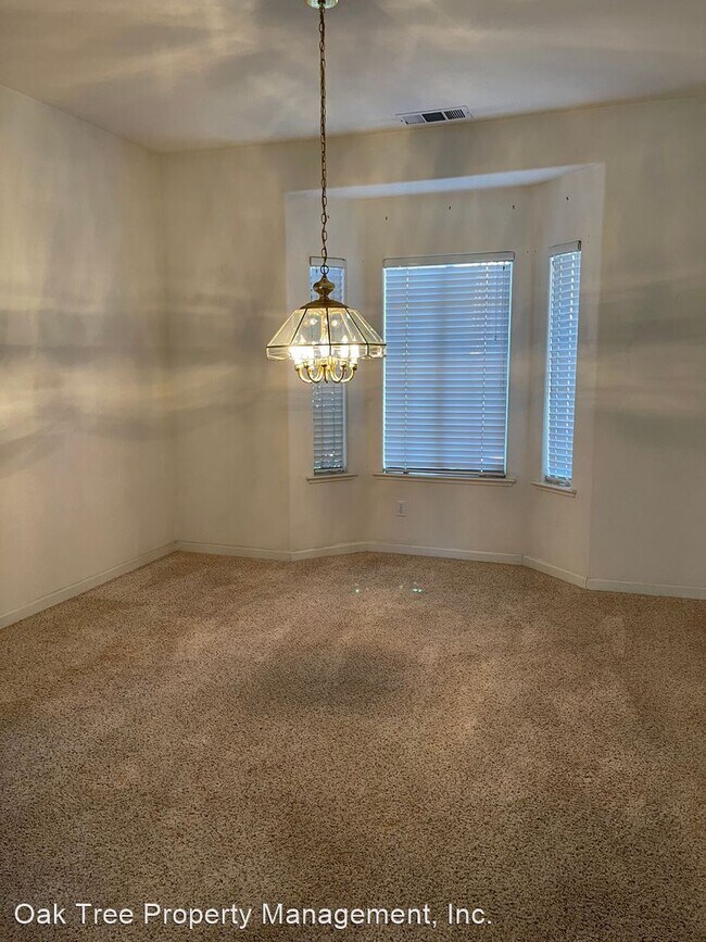 Foto del edificio - 3 br, 2 bath House - 2328 E. Fir Avenue