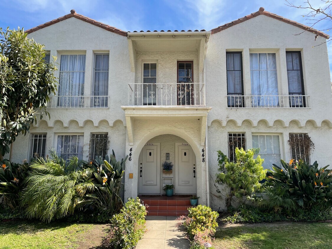 Foto principal - 446 S Oakhurst Dr