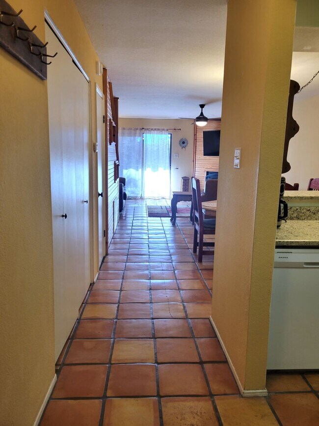 Foto del edificio - Furnished Condo With Views