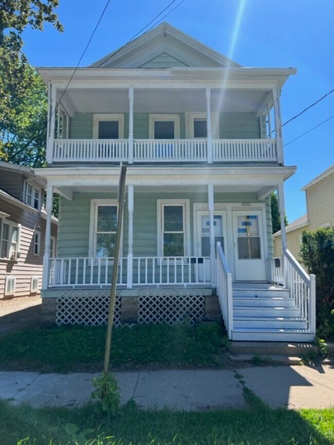 Building Photo - 654 Jefferson St