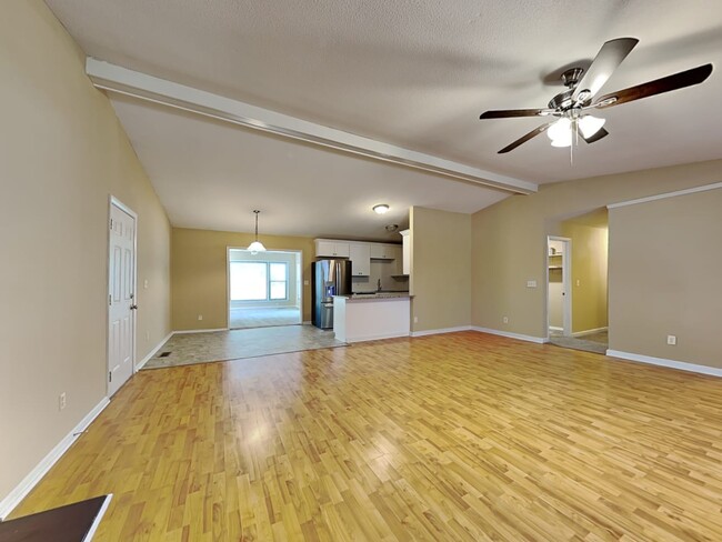 Building Photo - 3318 Courtland Dr
