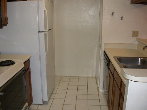 Foto del edificio - Spacious 2 bedroom 2 bath Townhouse near B...
