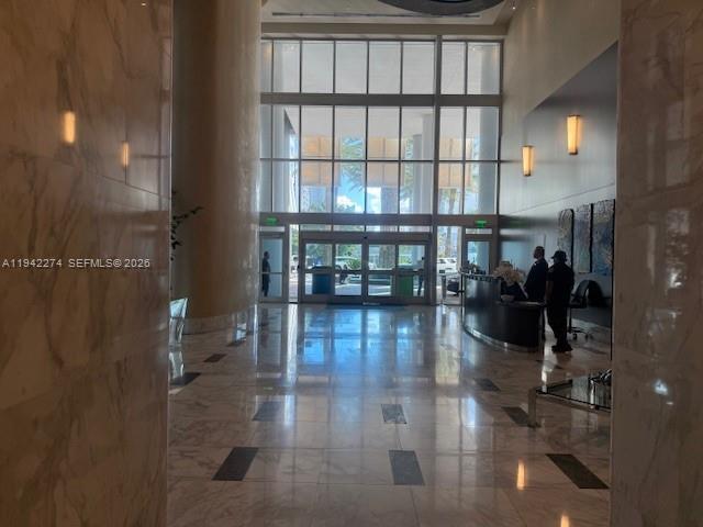 Foto del edificio - 185 SW 7th St