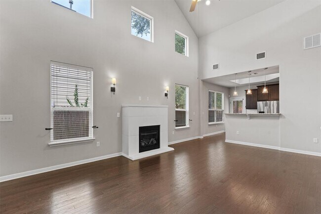 Building Photo - 7709 Menchaca Rd