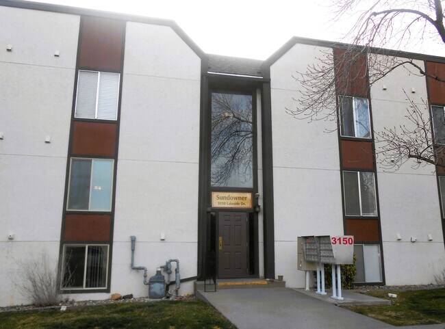 Foto del edificio - 3150 Lakeside Dr