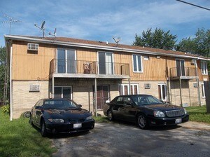 Building Photo - 924 E Willow St