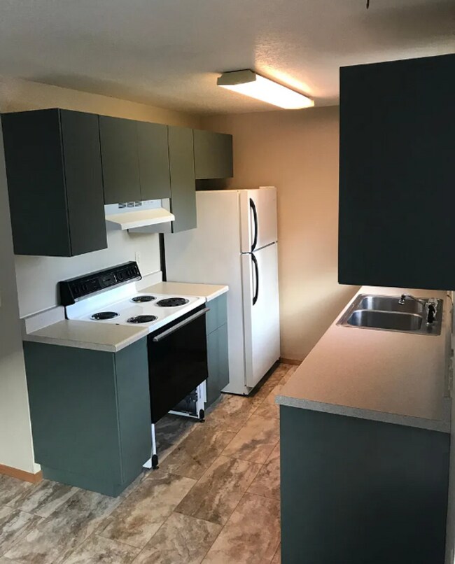 Foto del edificio - Recently Renovated 3 Bed/1 Bath Duplex Unit - Metolius Ave