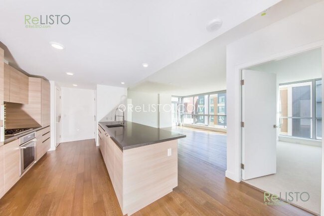 Foto del edificio - 718 Long Bridge Street