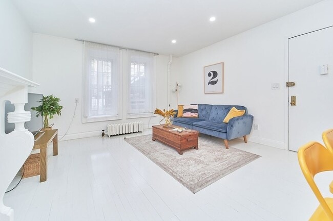 Building Photo - 168 W 130th St