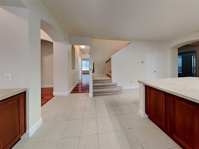 Building Photo - 505 Presidio Dr