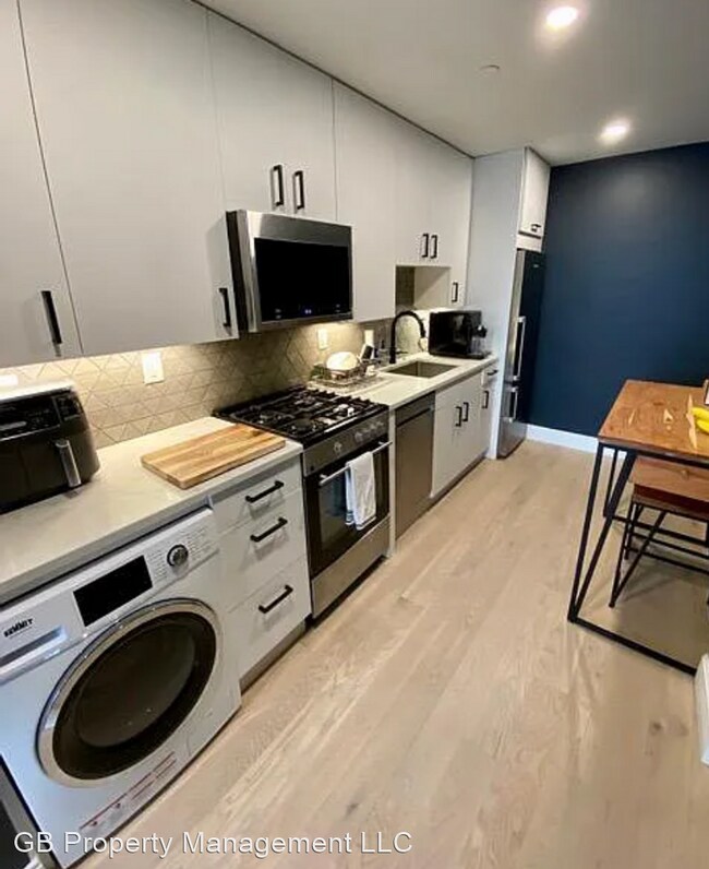 Building Photo - Studio, 1 bath House - 71 Border Unit 101