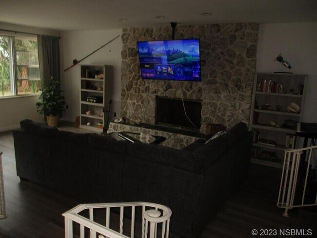Foto del edificio - 1617 S Riverside Dr