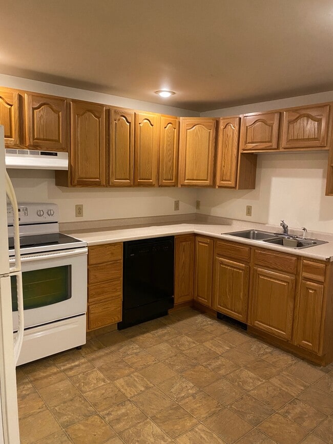 Building Photo - 1078 Laconia Rd