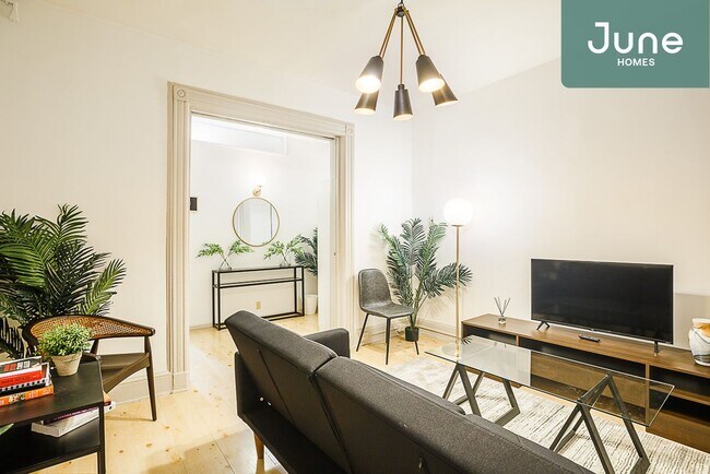 Building Photo - Full room in 5-bed/1.0-bath Home