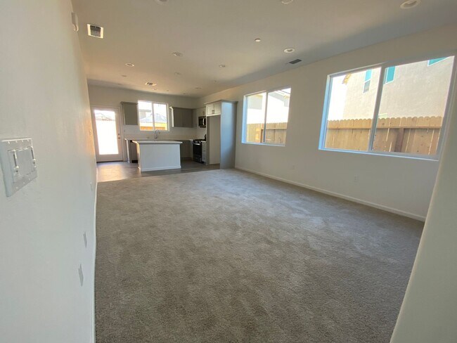 Foto del edificio - Be the First to Live in This Stunning New ...