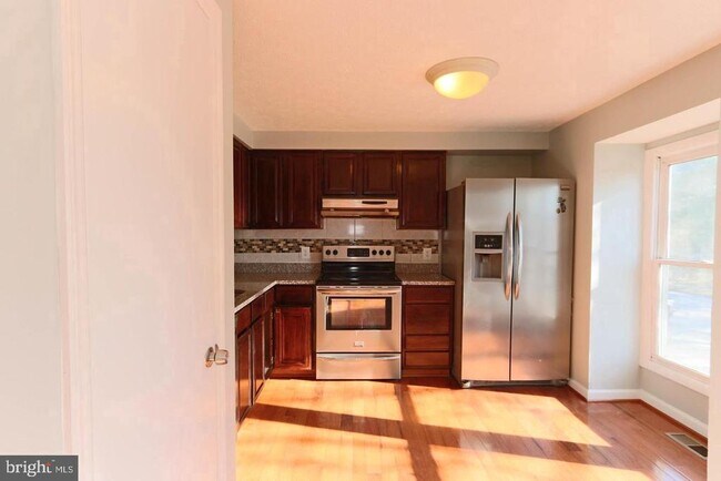 Foto del edificio - 3804 Bonnybridge Pl