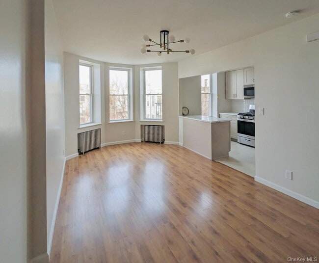 Building Photo - 60-85 71st Ave