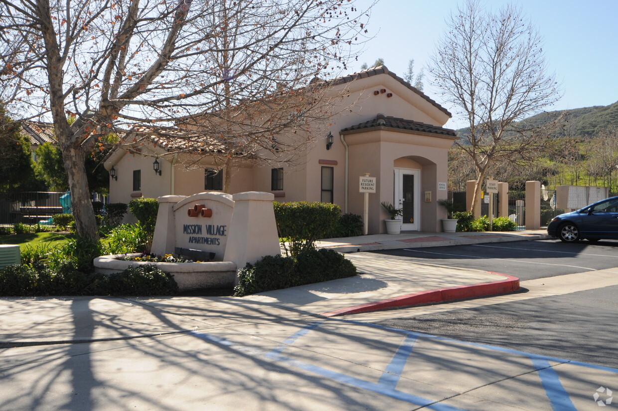 Foto principal - Mission Village Apartments