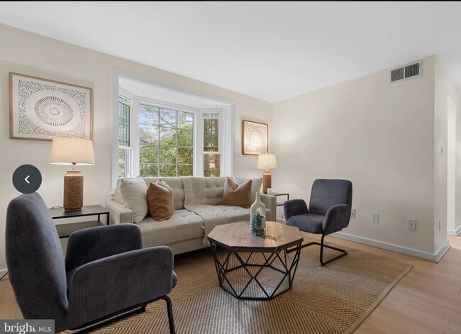 Foto del edificio - 820 S Arlington Mill Dr
