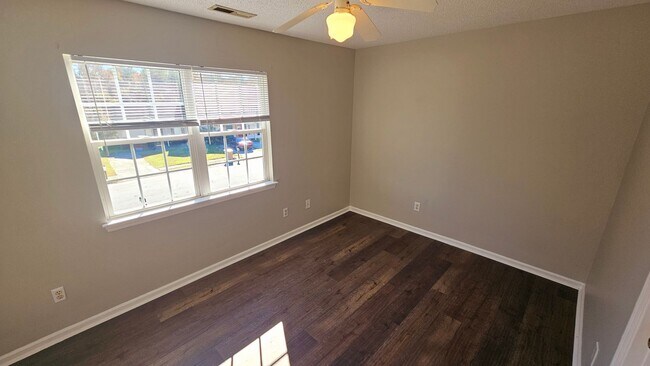 Foto del edificio - 2 BR 2.5 BA in Hunters Creek