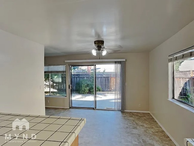 Foto del edificio - 6107 Vale Ct