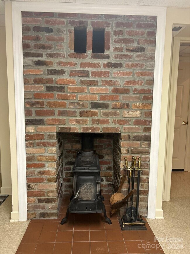 8001 Buckingham Ln, Harrisburg, NC 28075 Room for Rent in Harrisburg