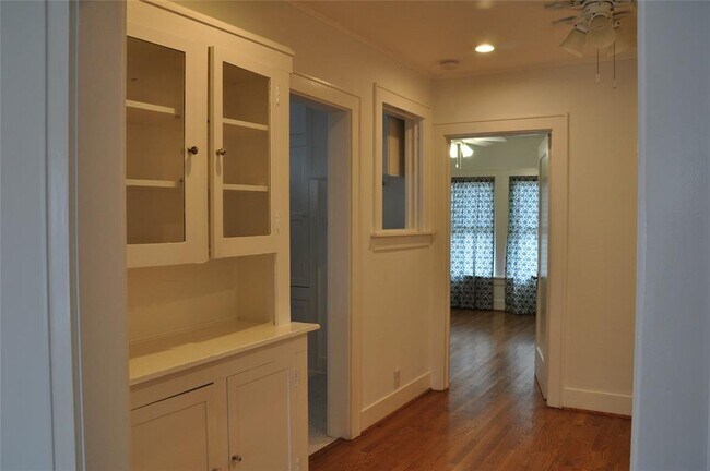 Foto del edificio - 1028 Ashland St