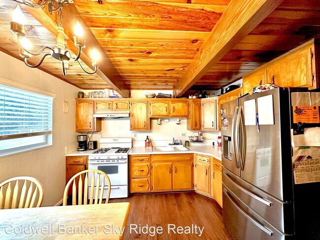 Building Photo - 3 br, 2 bath House - 864 Panamint Mountain...