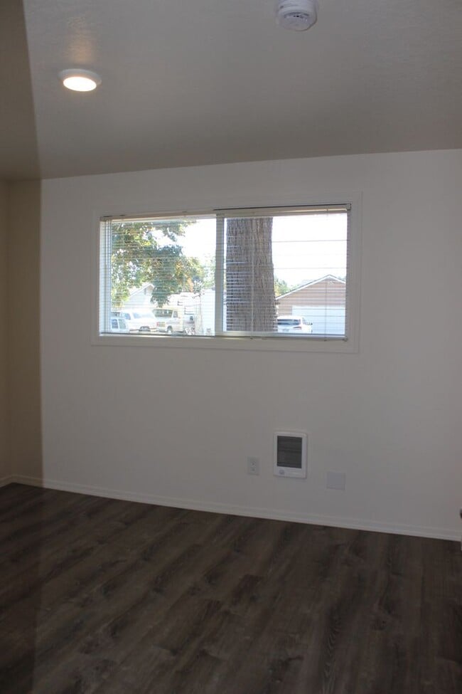 Foto del edificio - 1555 NE Thomas St
