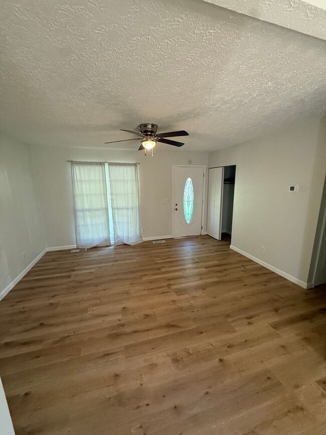 Building Photo - Rent to Own Home Huntington WV