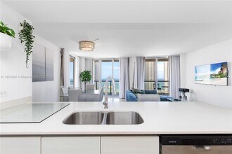 Building Photo - 2600 E Hallandale Beach Blvd