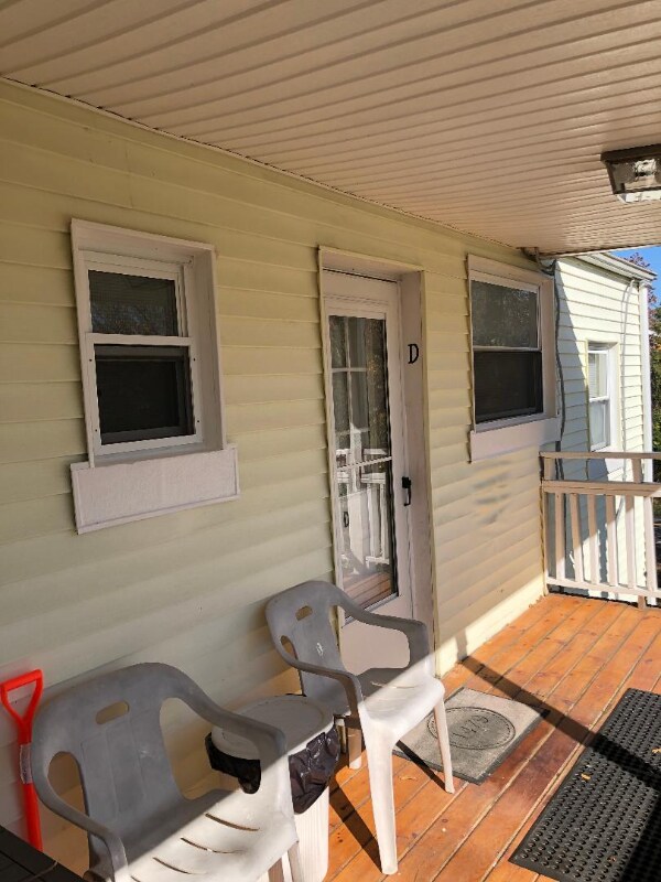 Building Photo - 2114 Oakridge Dr