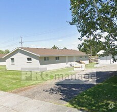 Building Photo - 629 Cambridge Dr