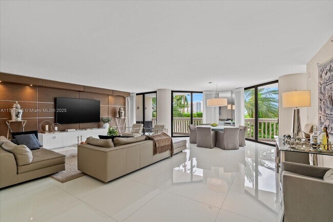 Foto del edificio - 2000 Island Blvd