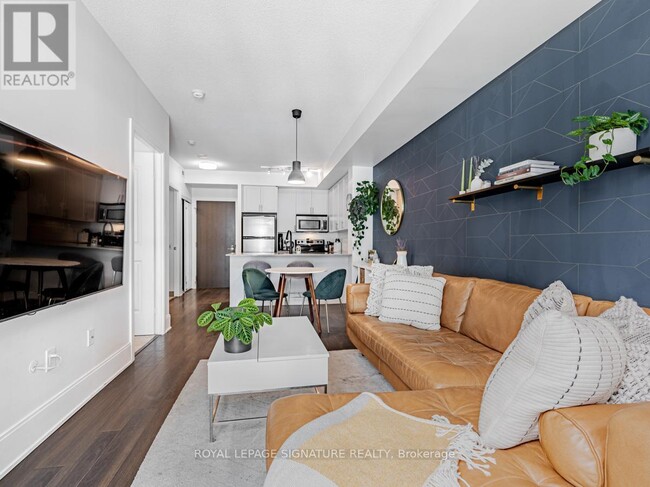 Photo du bâtiment - 560 Front St W