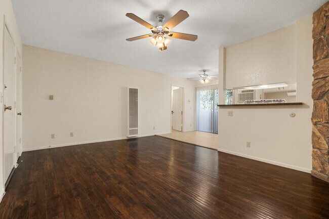 Living Room - 7013 Haskell Ave