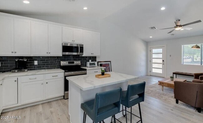 Foto del edificio - 1101 E Weldon Ave