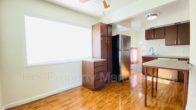 Foto del edificio - 502 Delafield Ave
