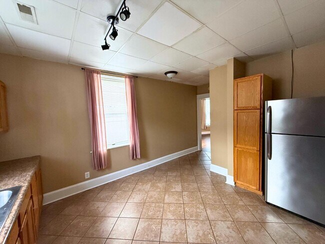 Foto del edificio - 327 Ash St