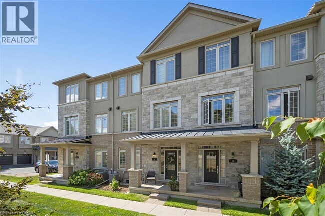 Building Photo - 215 Dundas St E