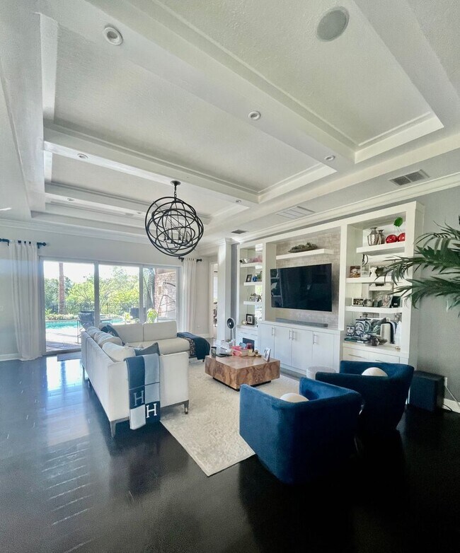Foto del edificio - Stunning 3-bedroom, 3.5-bathroom former Mo...